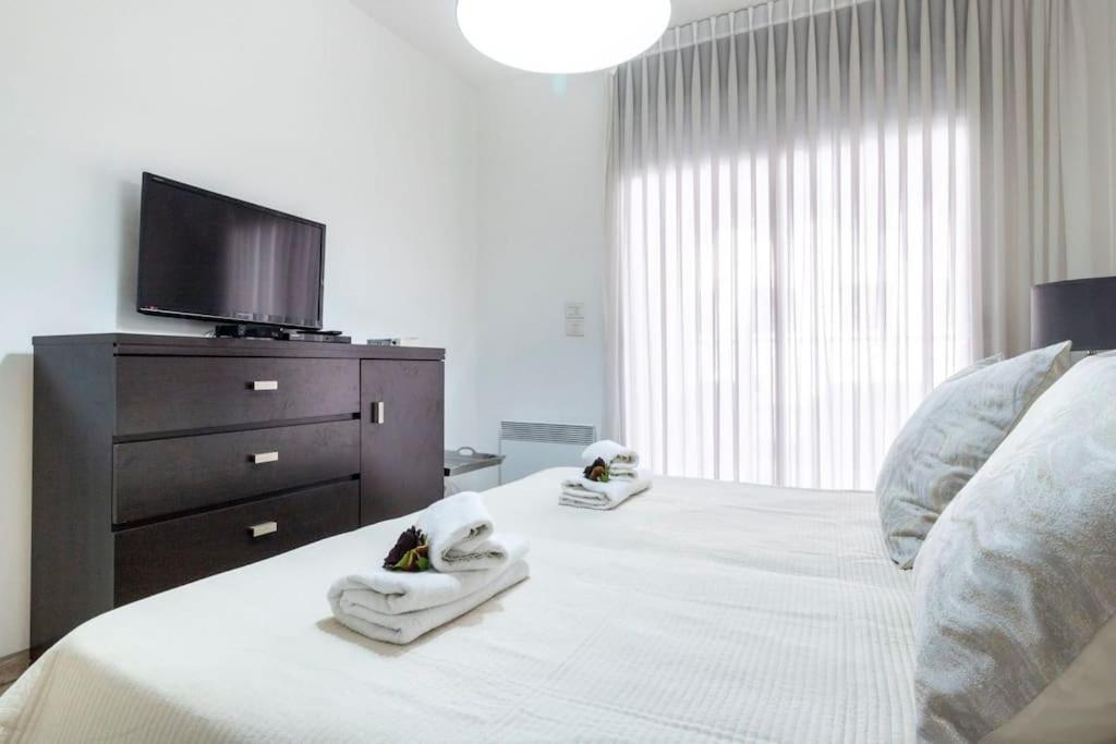 Luxury 3 Bedroom Apt, Harav Kook7 エルサレム エクステリア 写真