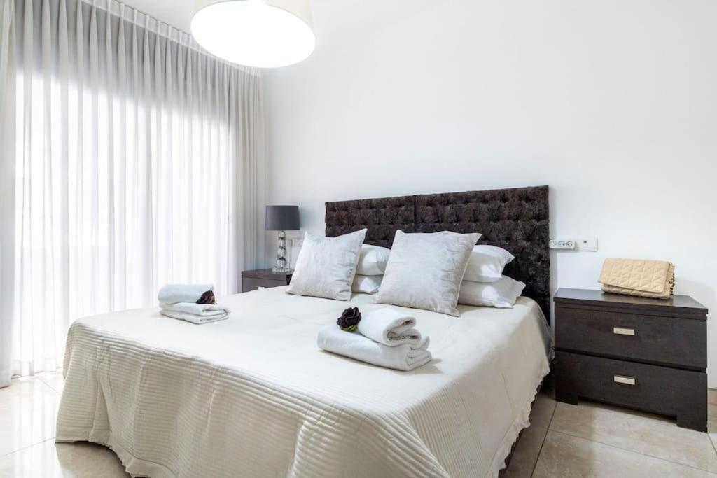 Luxury 3 Bedroom Apt, Harav Kook7 エルサレム エクステリア 写真