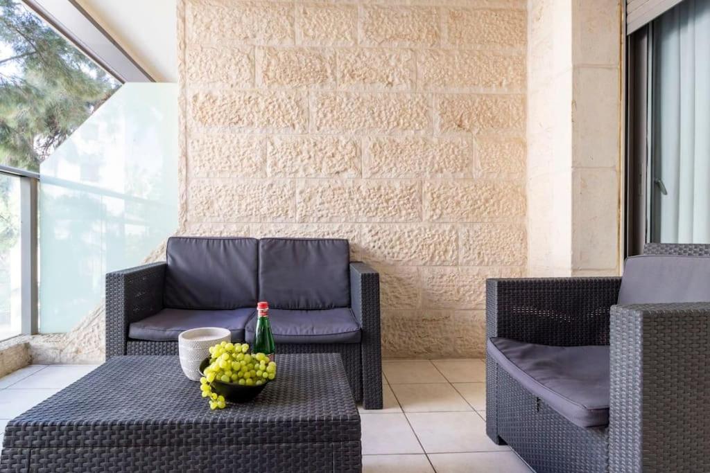 Luxury 3 Bedroom Apt, Harav Kook7 エルサレム エクステリア 写真