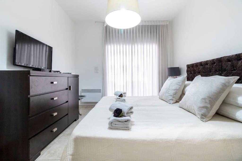 Luxury 3 Bedroom Apt, Harav Kook7 エルサレム エクステリア 写真