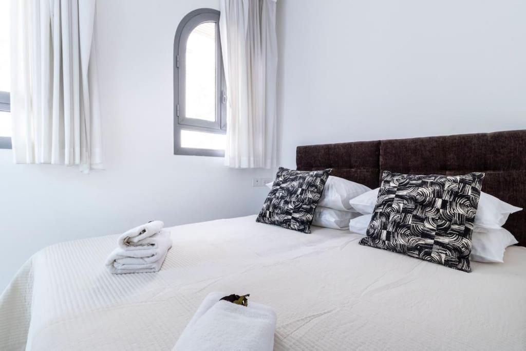 Luxury 3 Bedroom Apt, Harav Kook7 エルサレム エクステリア 写真