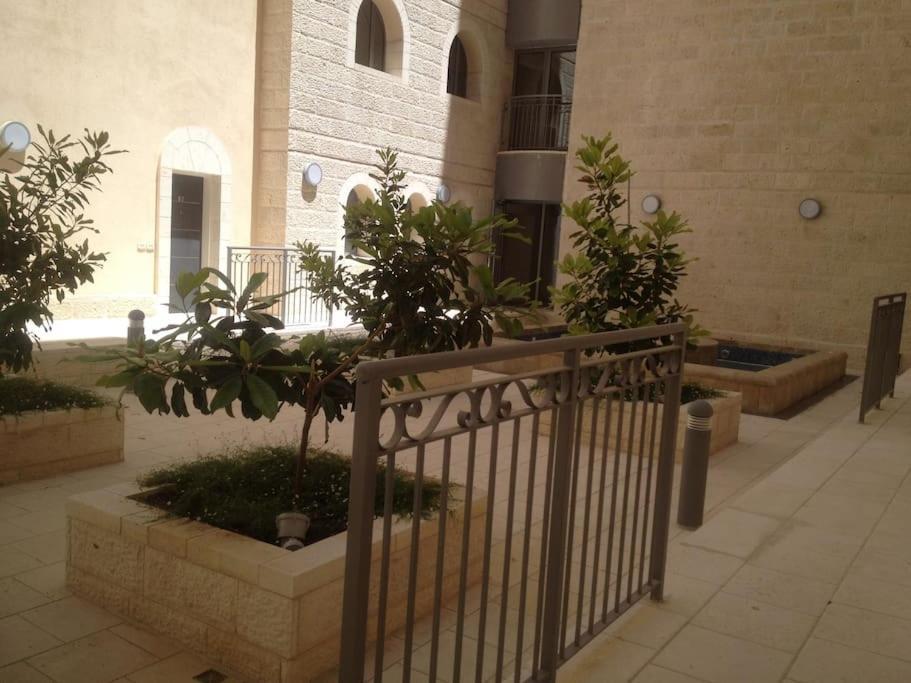 Luxury 3 Bedroom Apt, Harav Kook7 エルサレム エクステリア 写真