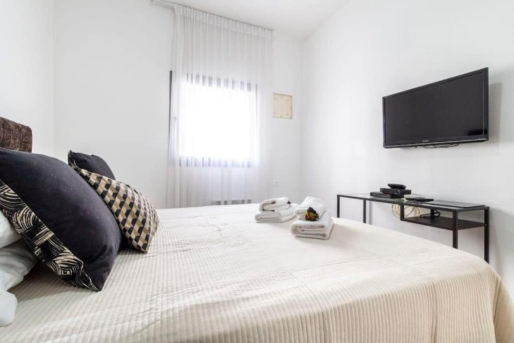 Luxury 3 Bedroom Apt, Harav Kook7 エルサレム エクステリア 写真