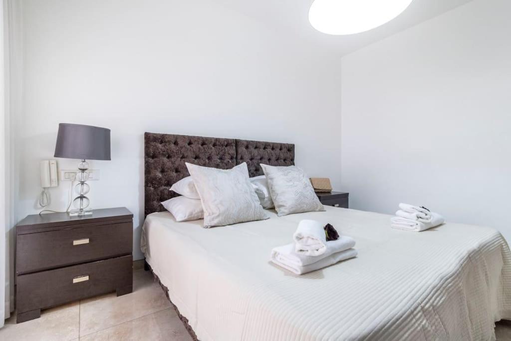 Luxury 3 Bedroom Apt, Harav Kook7 エルサレム エクステリア 写真