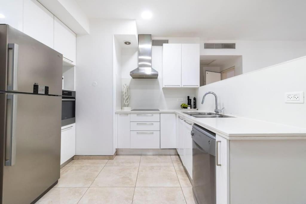 Luxury 3 Bedroom Apt, Harav Kook7 エルサレム エクステリア 写真