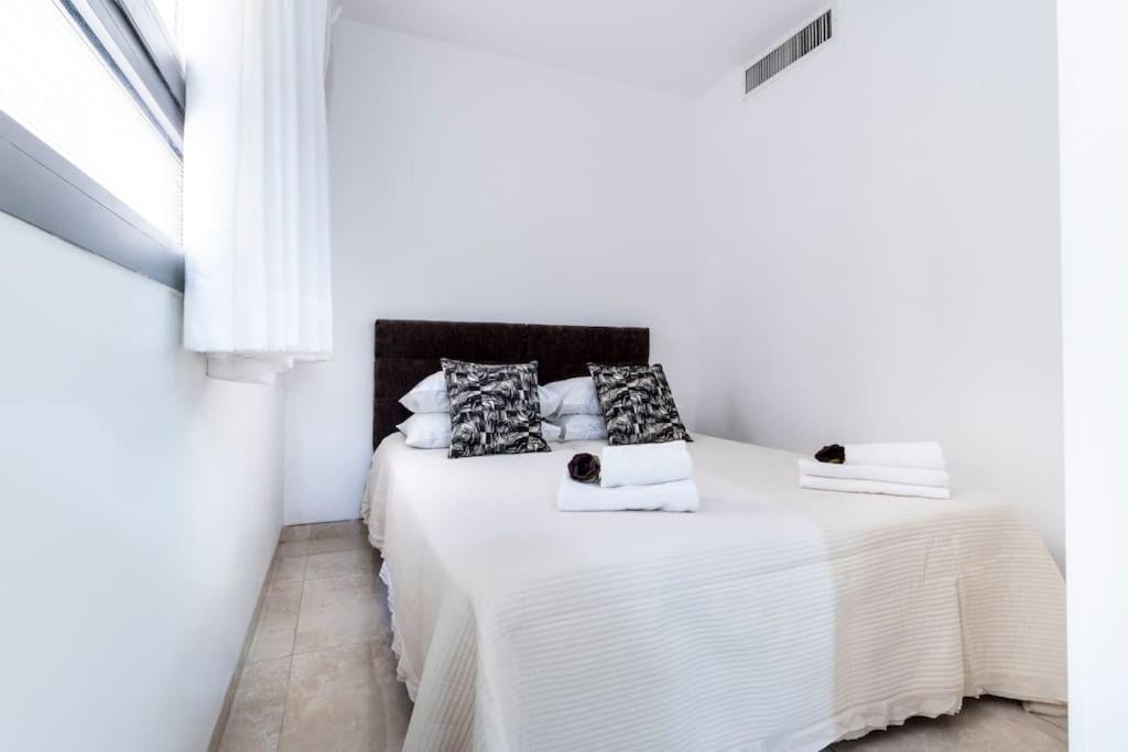 Luxury 3 Bedroom Apt, Harav Kook7 エルサレム エクステリア 写真