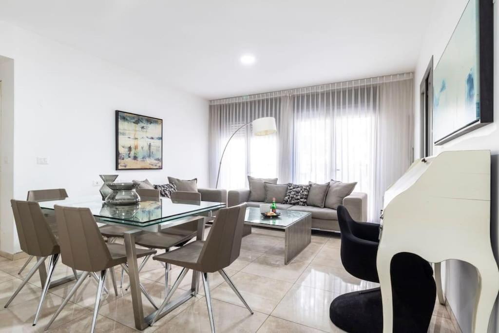 Luxury 3 Bedroom Apt, Harav Kook7 エルサレム エクステリア 写真